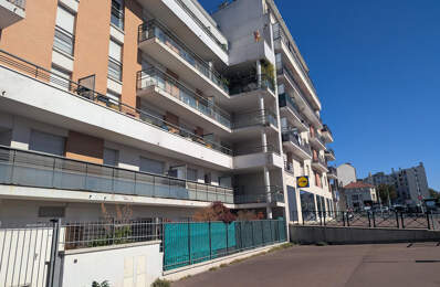 Appartement T1 de 34 m2 avec grande terrasse situé à Nanterr — photo du bien