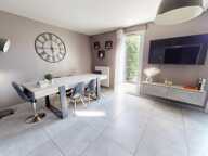Maison mitoyenne T4  92 m²  Jardin, garage et terrasse — photo 2