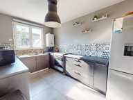 Maison mitoyenne T4  92 m²  Jardin, garage et terrasse — photo 4