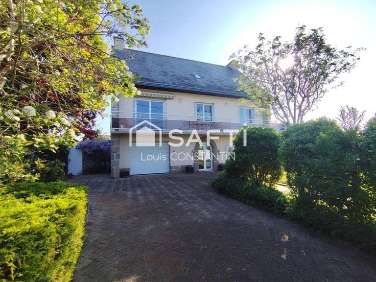 Maison familiale lumineuse , 5 chambres,  bureau et possibilité investissement locatif avec T1 au rdc sur terrain plus de 1000m2 avec dépendances et garages — photo 1