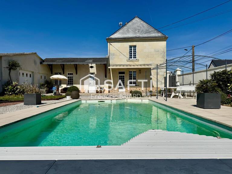 Saint Lambert. Maison 130m2, dépendances 155m2 — photo 1