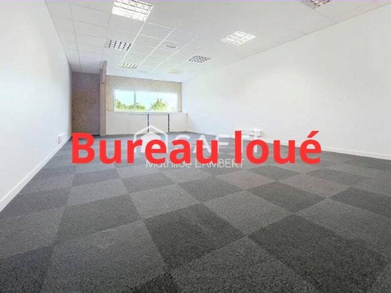 À louer  Bureau de 53.5 m² à Pontchâteau — photo 1