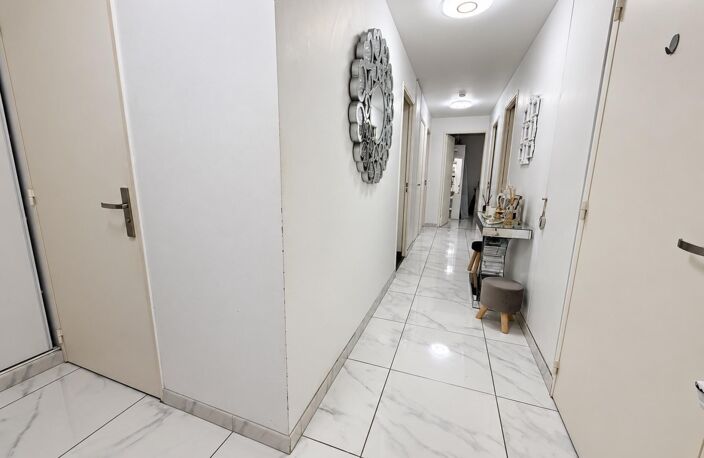 Asnières  5 pièces au 6? étage avec ascenseur — photo 4