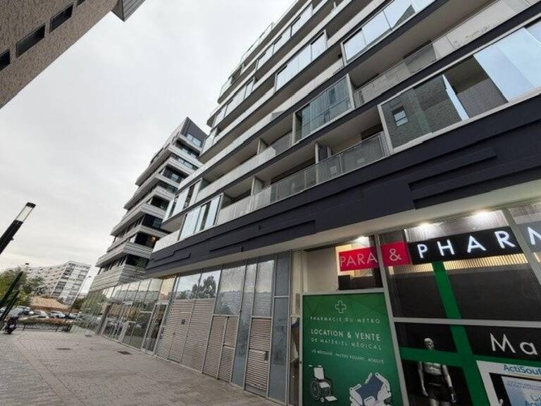 Asnières  5 pièces au 6? étage avec ascenseur — photo 1