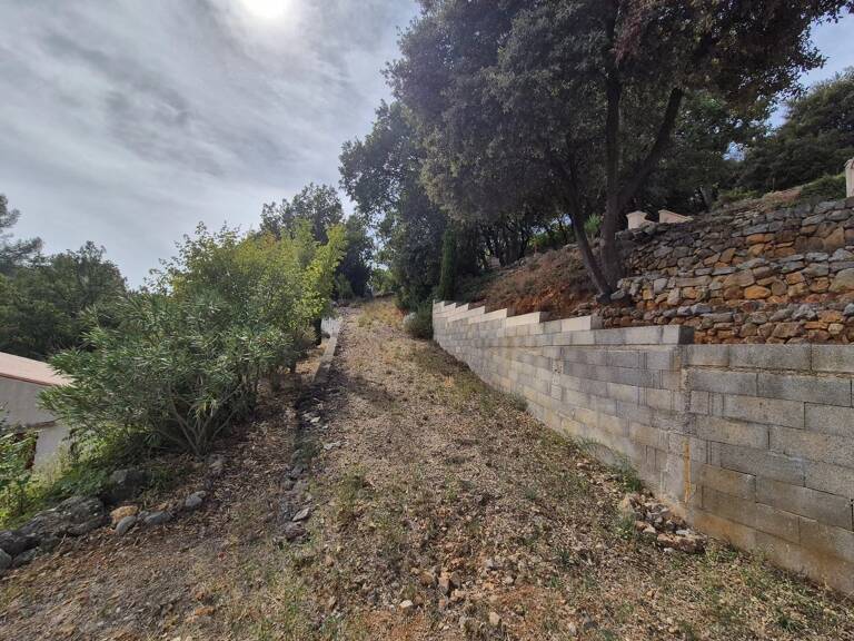 Terrain Le Luc - 1229 m² - Non constructible — photo 1
