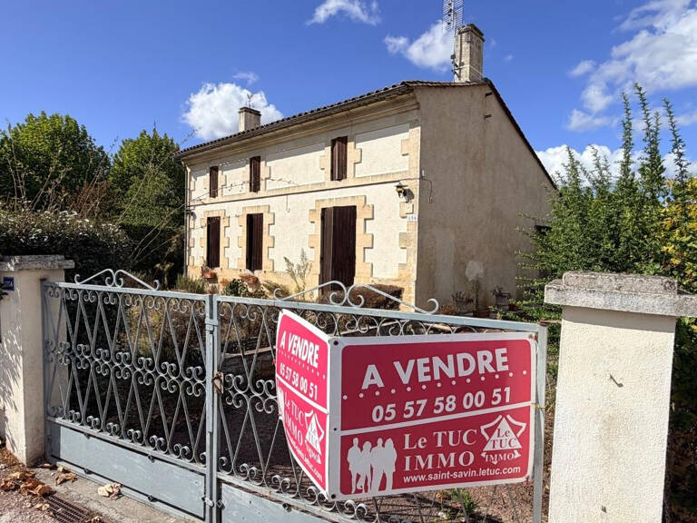 ST YZAN MAISON A RAFRAÎCHIR SUR 840 M2 — photo 1