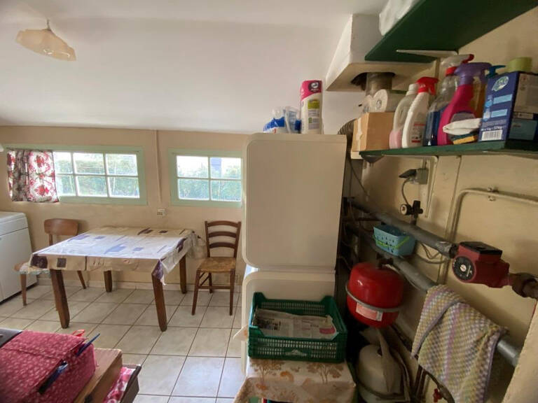 ST YZAN MAISON A RAFRAÎCHIR SUR 840 M2 — photo 1