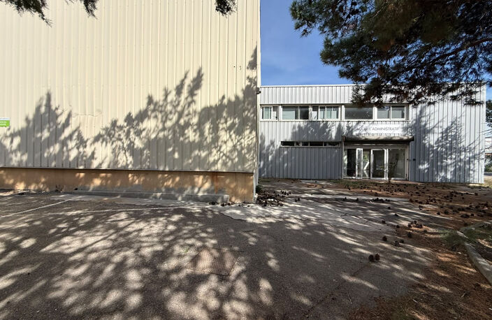 Ensemble immobilier industriel   2 940 m2   Terrain 5 915 m2 — photo 3
