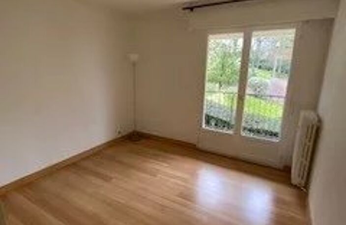 A LOUER - APPARTEMENT DE 4 PIECES SITUE A CHARTRES — photo 5