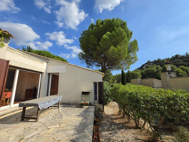 Au pied des collines, maison 3 chambres à rénover — photo du bien