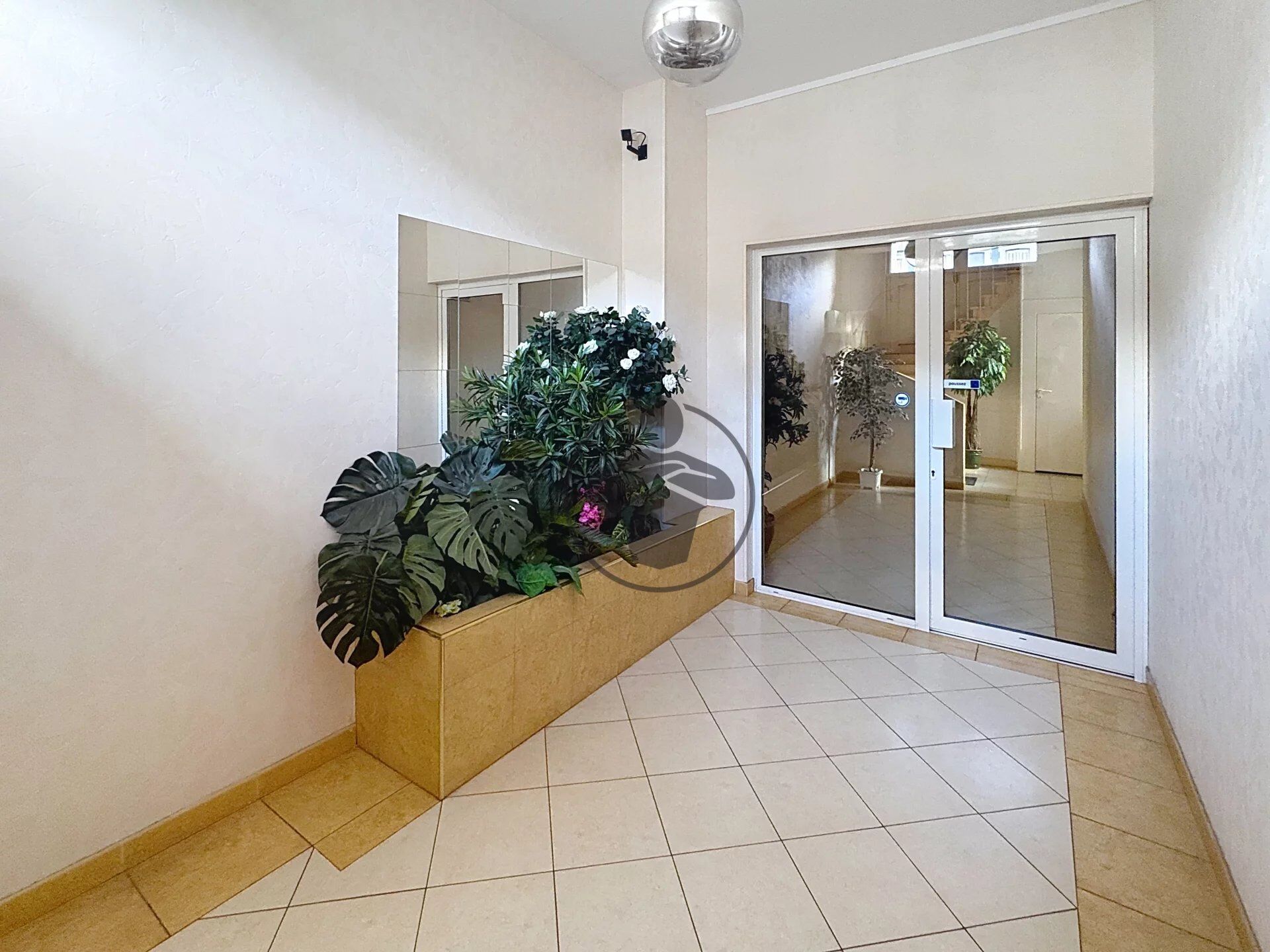 Local commercial 8 pièces 110 m² · à Saint-Quentin · 110 m² · 950 €/mois