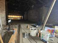 BOX DE STOCKAGE AVEC ETAGE EN CENTRE VILLE — photo 2