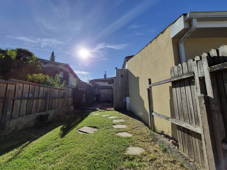 MAISON MEUBLEE AVEC 3 CHS ET JARDIN — photo 1