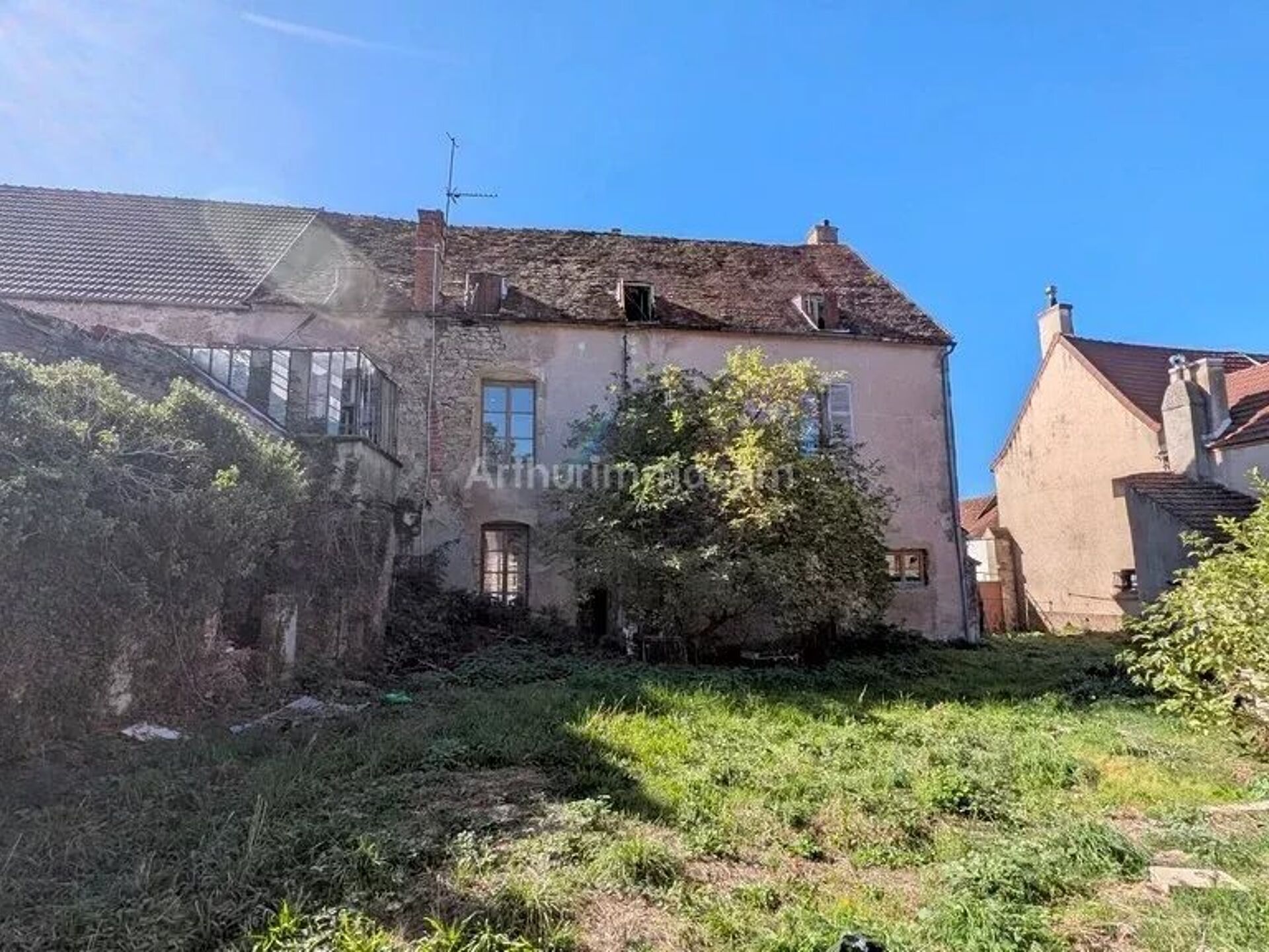 Maison 15 pièces 300 m² · à Rouvray · 300 m² · 20 000 €