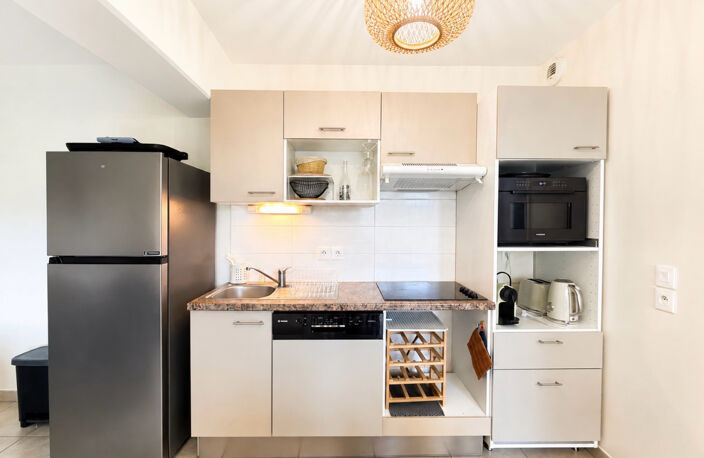 ARES - JOLI APPARTEMENT T3 PROCHE CENTRE VILLE ET BASSIN — photo 4