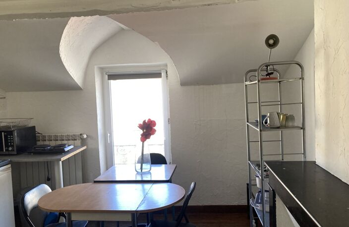 Immeuble petite cour — photo 2