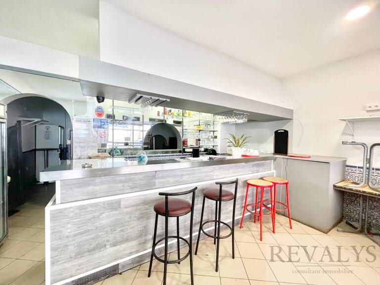 Local commercial — photo 1