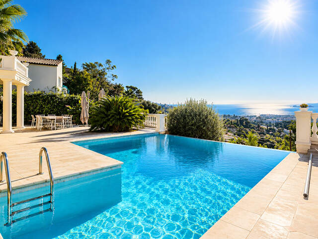 VILLA D'EXCEPTION DE 287 M² - VUE MER - PISCINE À DÉBORDEMENT — photo du bien