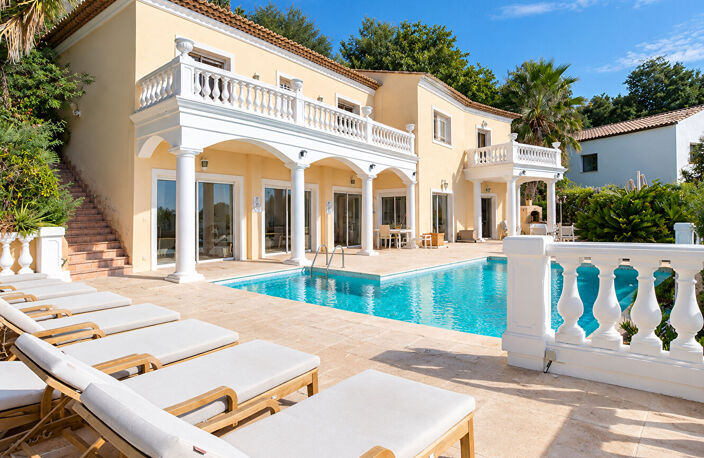 VILLA D'EXCEPTION DE 287 M² - VUE MER - PISCINE À DÉBORDEMENT — photo 2