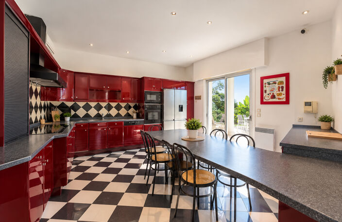 VILLA D'EXCEPTION DE 287 M² - VUE MER - PISCINE À DÉBORDEMENT — photo 4