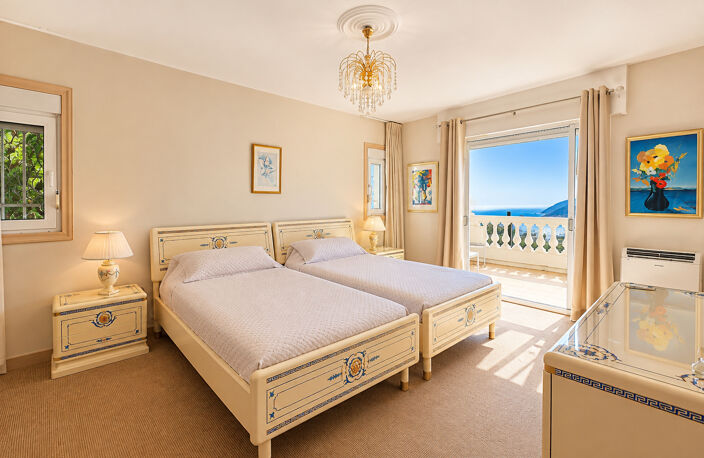 VILLA D'EXCEPTION DE 287 M² - VUE MER - PISCINE À DÉBORDEMENT — photo 5
