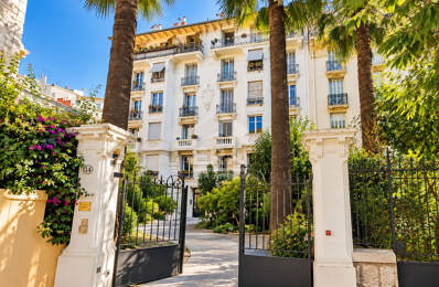 NICE - FLEURS / DEPOILLY : VASTE 4 PIÈCES TRAVERSANT AVEC BALCONS DANS UN BEAU BOURGEOIS — photo du bien