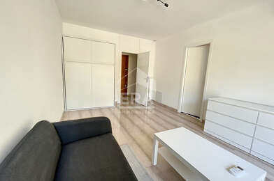 Appartement 1 pièces 830 €