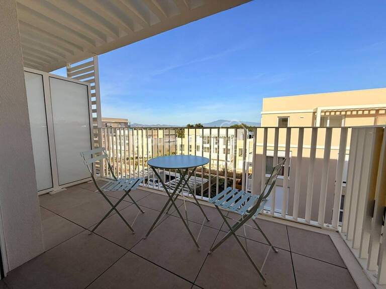 APPARTEMENT MEUBLE T2 SECTEUR LAC TERRASSE ET PARKING — photo 1