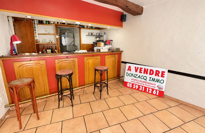 Local commercial de 90 m² avec visibilité optimale — photo 3