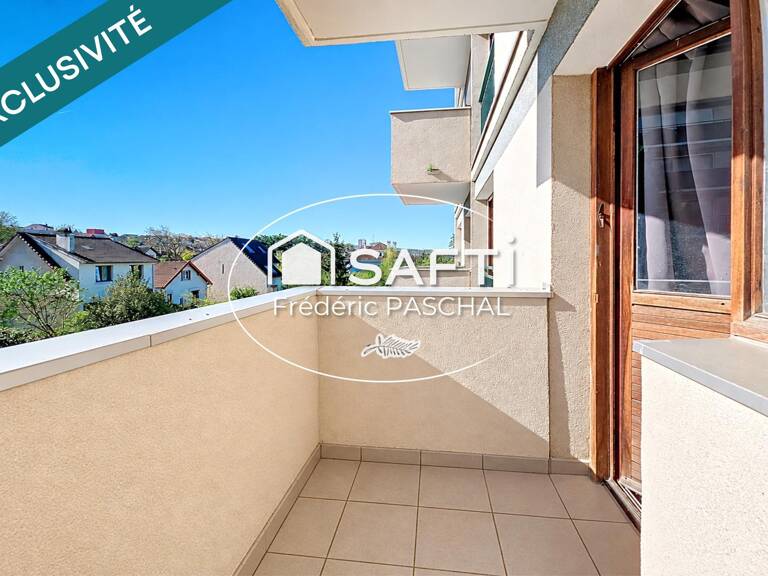 Appartement 2 pièces - Balcon / Cave / Parking — photo 1
