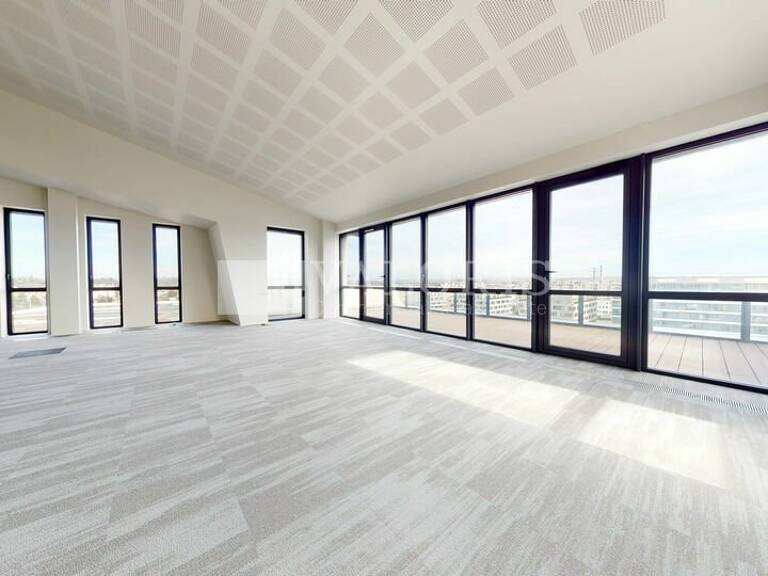 BUREAUX à LOUER — photo 1