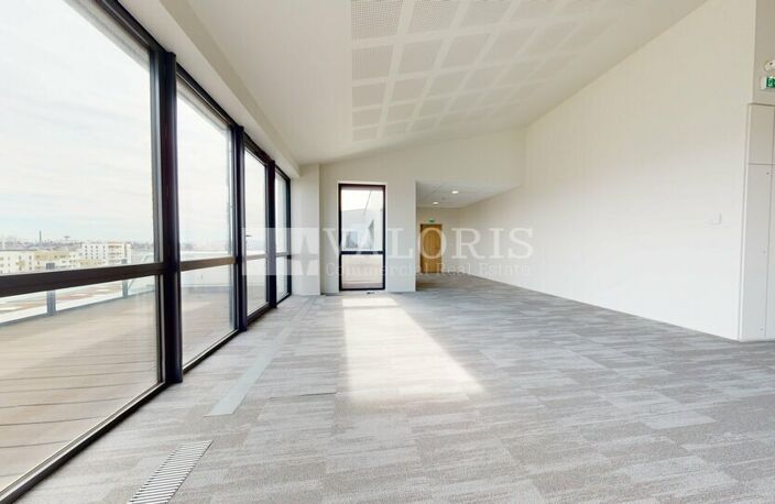 BUREAUX à LOUER — photo 2