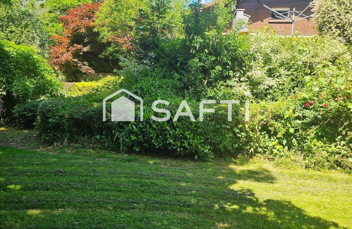 Magnifique terrain de 50 ares avec 20 ares constructibles pouvant être divisés en deux fois 10 ares . Ce terrain se situe à Rignovelle, village au calme à 10 minutes de Lure — photo 3