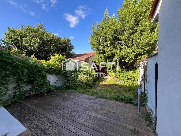 Talence : maison à rafraîchir de 110 m² avec 3 chambres et un grand jardin de 75 m² — photo 1