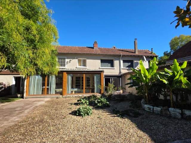 Maison 7 pièces 210 m² à Vicq-sur-Nahon — photo du bien