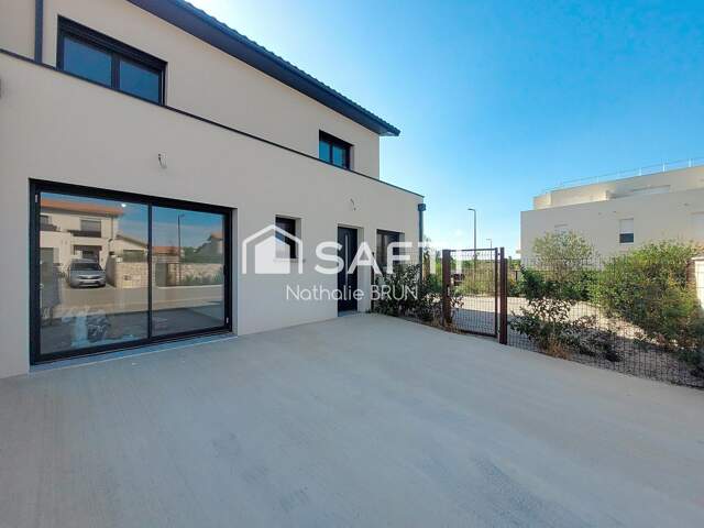 Villa neuve T5 de 135 m² sur 350 m² de terrain — photo du bien