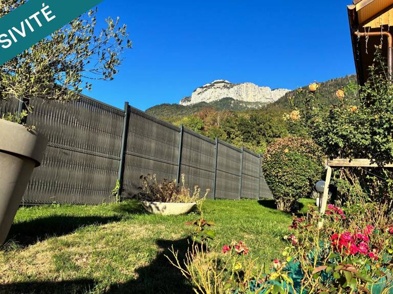 Idéale pour une famille, maison spacieuse et lumineuse, très bien entretenue, dans un environnement calme et verdoyant. — photo 1