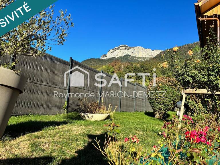 Idéale pour une famille, maison spacieuse et lumineuse, très bien entretenue, dans un environnement calme et verdoyant. — photo 1