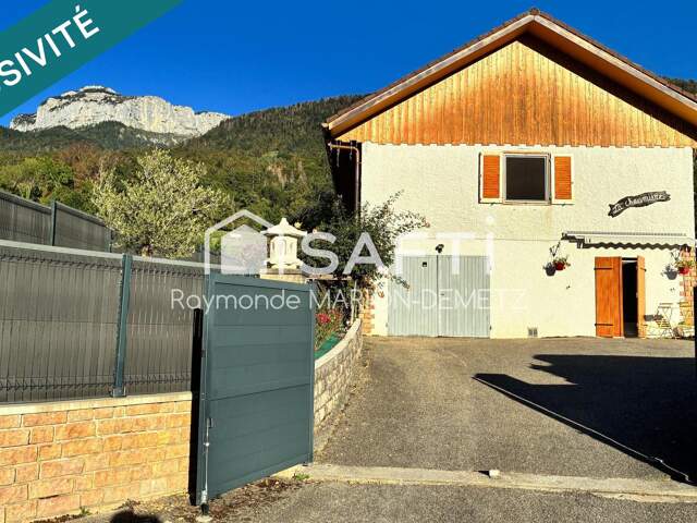 Idéale pour une famille, maison spacieuse et lumineuse, très bien entretenue, dans un environnement calme et verdoyant. — photo du bien