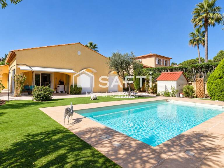 Plain-pied exposé sud, domaine fermé  Fréjus — photo 1