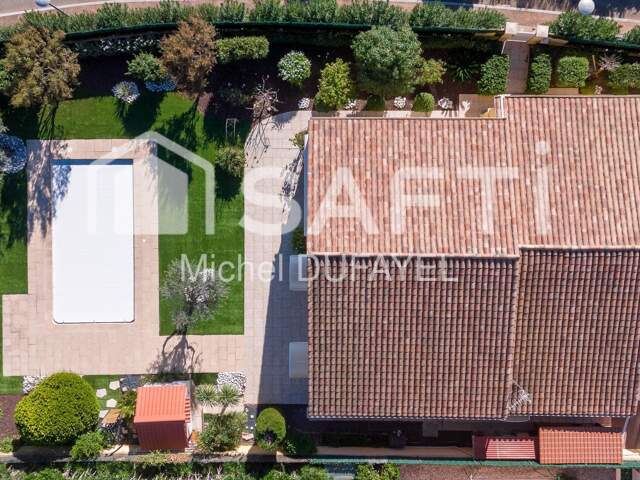 Plain-pied exposé sud, domaine fermé  Fréjus — photo du bien