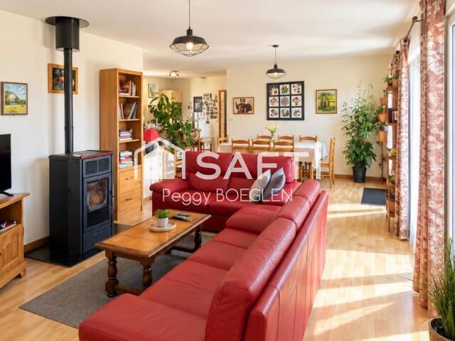 Superbe maison individuelle de plain pied 4 chambres et jardin agréable — photo du bien