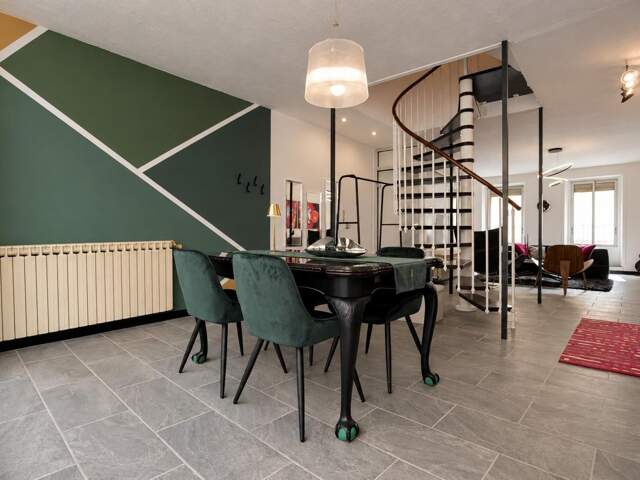 Maison de ville 193 m² avec patio, cave et 4 chambres — photo du bien