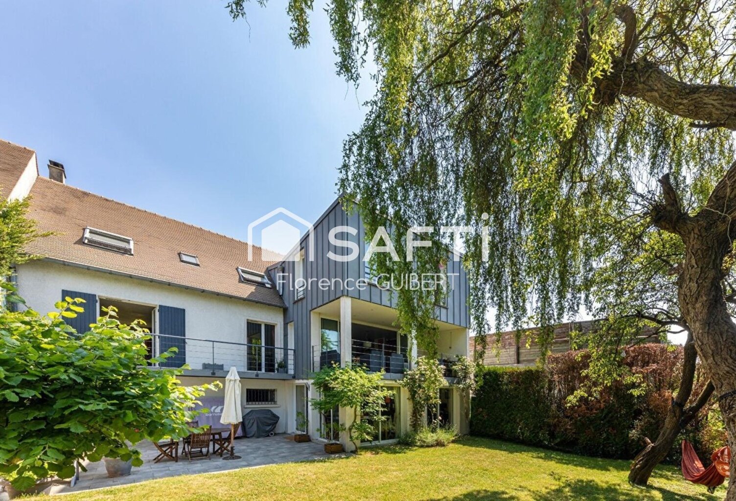 Très belle maison d'architecte, lumineuse, calme, en plein centre de Verneuil — photo 1