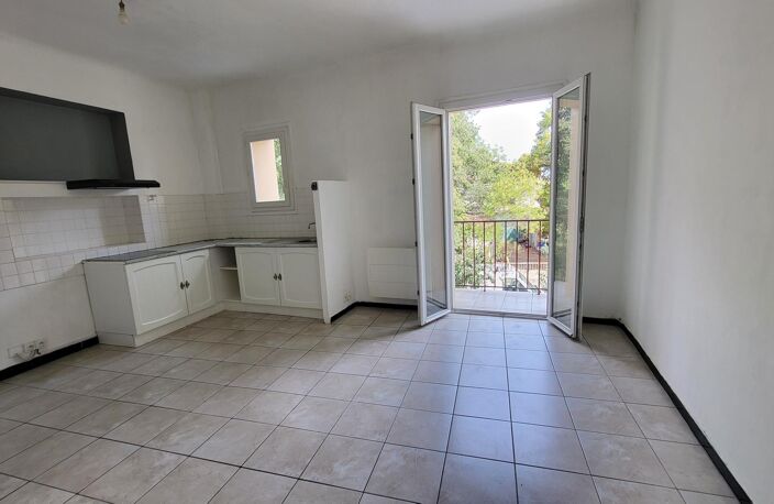 Appartement F2 avec balcons — photo 4
