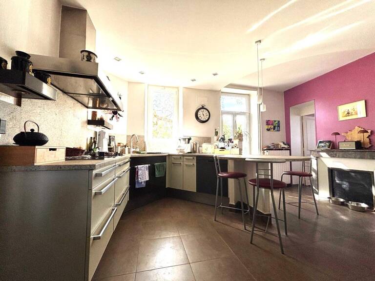 Grande Propriété, 8 chambres, jardin, stationnement 4 véhicules. — photo 1