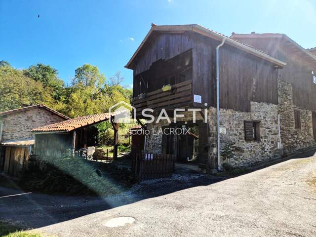Maison (Gîte) de 31m², vendue meublée, cours et abri. — photo du bien