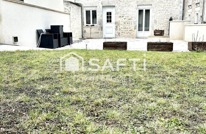 Propriété composée de deux logements  1052 m² de terrain clôturé — photo 2