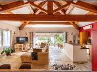 Villa plain-pied 125 m2 - superbe pièce de vie avec très grande baie à galandage - 4 chambres - très belle terrasse - piscine hors sol -environnement calme — photo 4