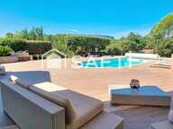 Villa d'architecte de 205 m² avec une vue exceptionelle, une piscine et un garage de 50 m² — photo 2